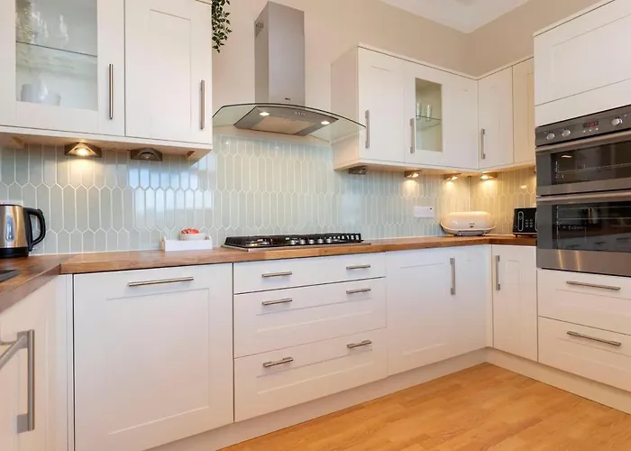 Διαμέρισμα Spacious 3 Bed In *