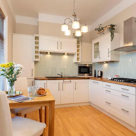 Apartment Spacious 3 Bed In