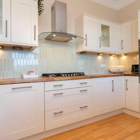 Apartment Spacious 3 Bed In