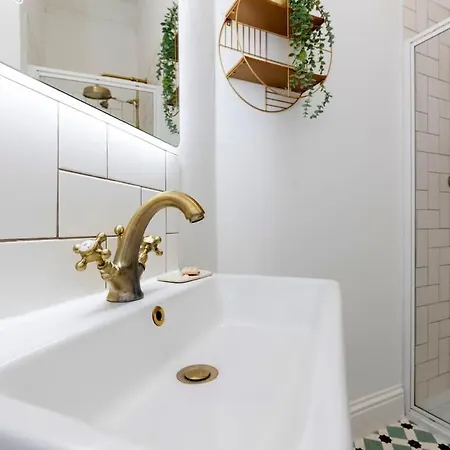 アパート Spacious 3 Bed In