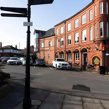 アパート Spacious 3 Bed In